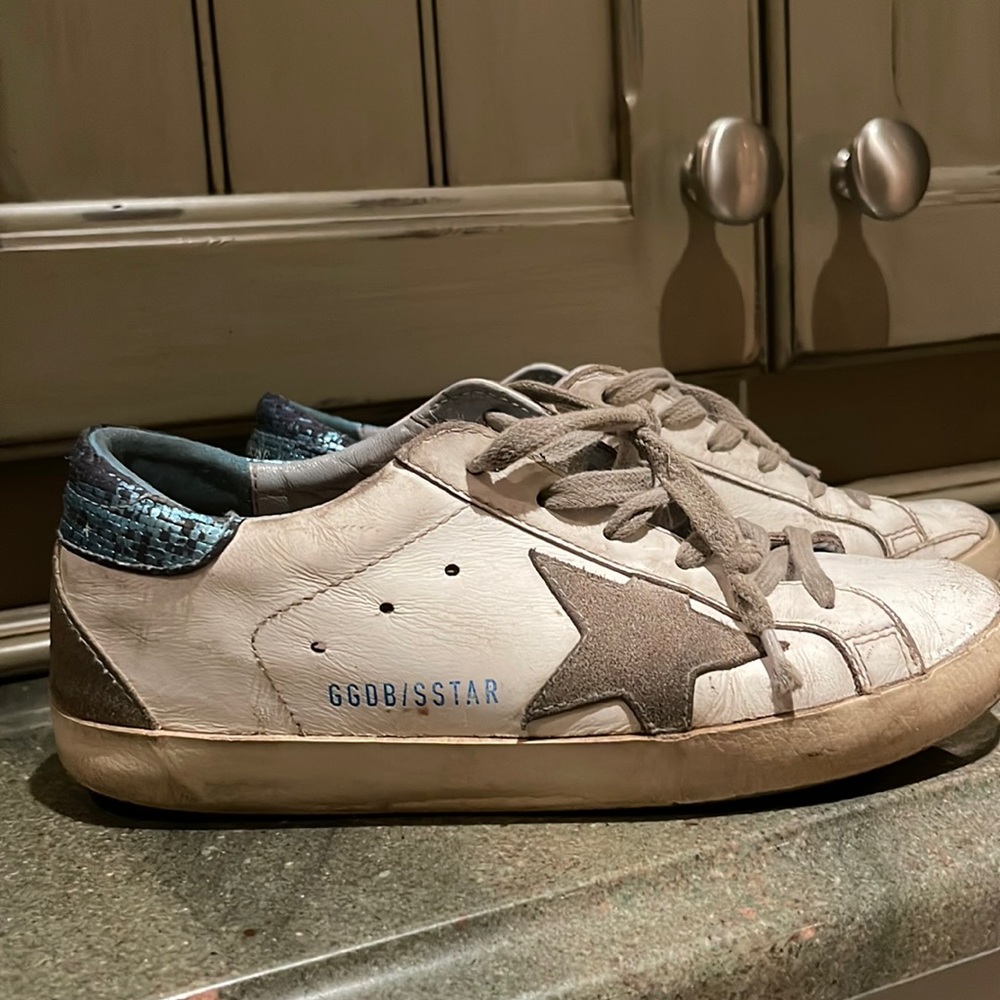 White Super-Star LTD sneakers with blue laminated heel tab

Size: 34